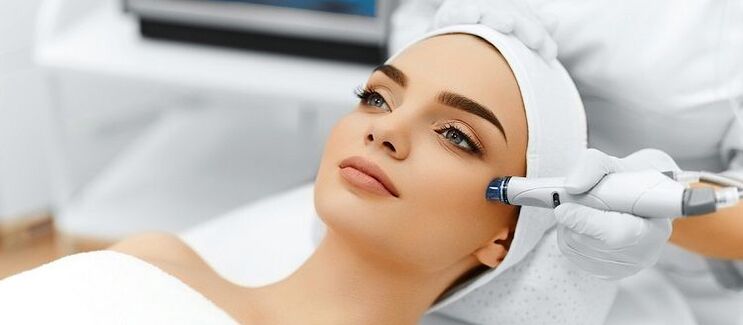 carrying out the procedure for hardware skin rejuvenation